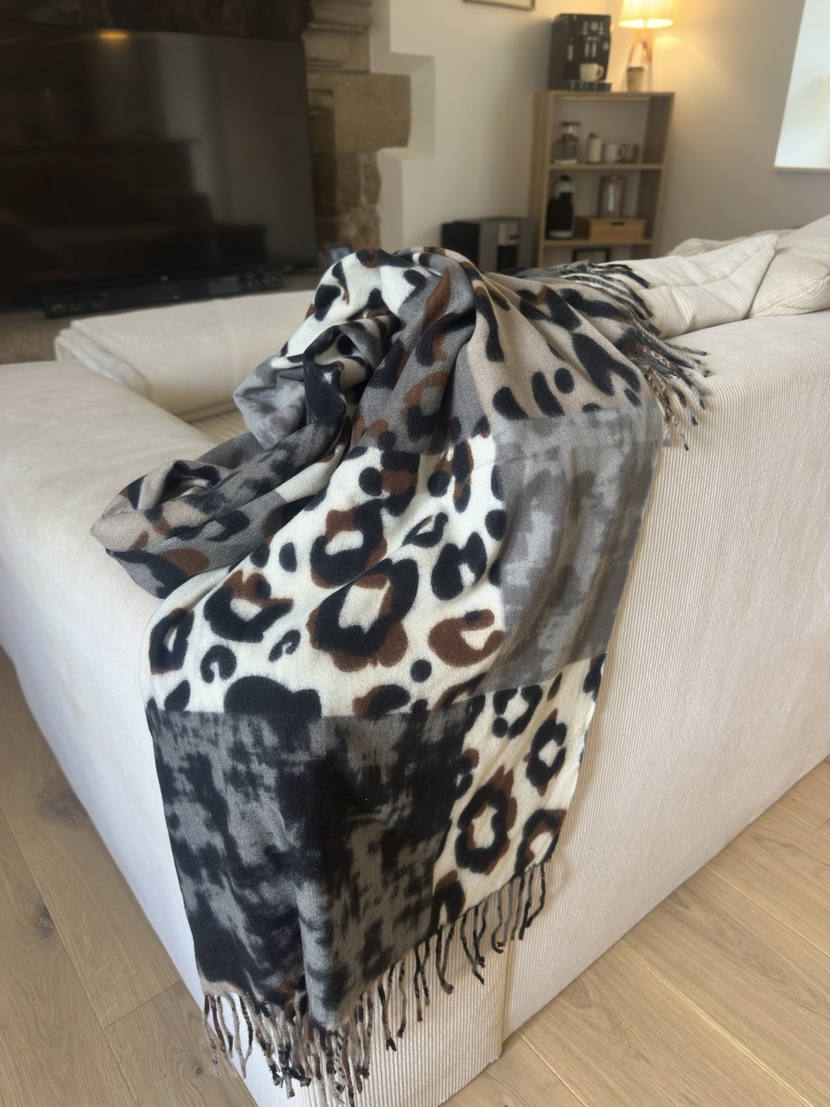 Écharpe oversize léopard patchwork – 170 x 70 cm Noir