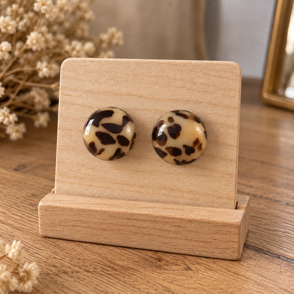 Boucles d’oreilles puces léopard – Crème