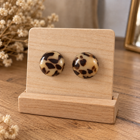 Boucles d’oreilles puces léopard – Crème